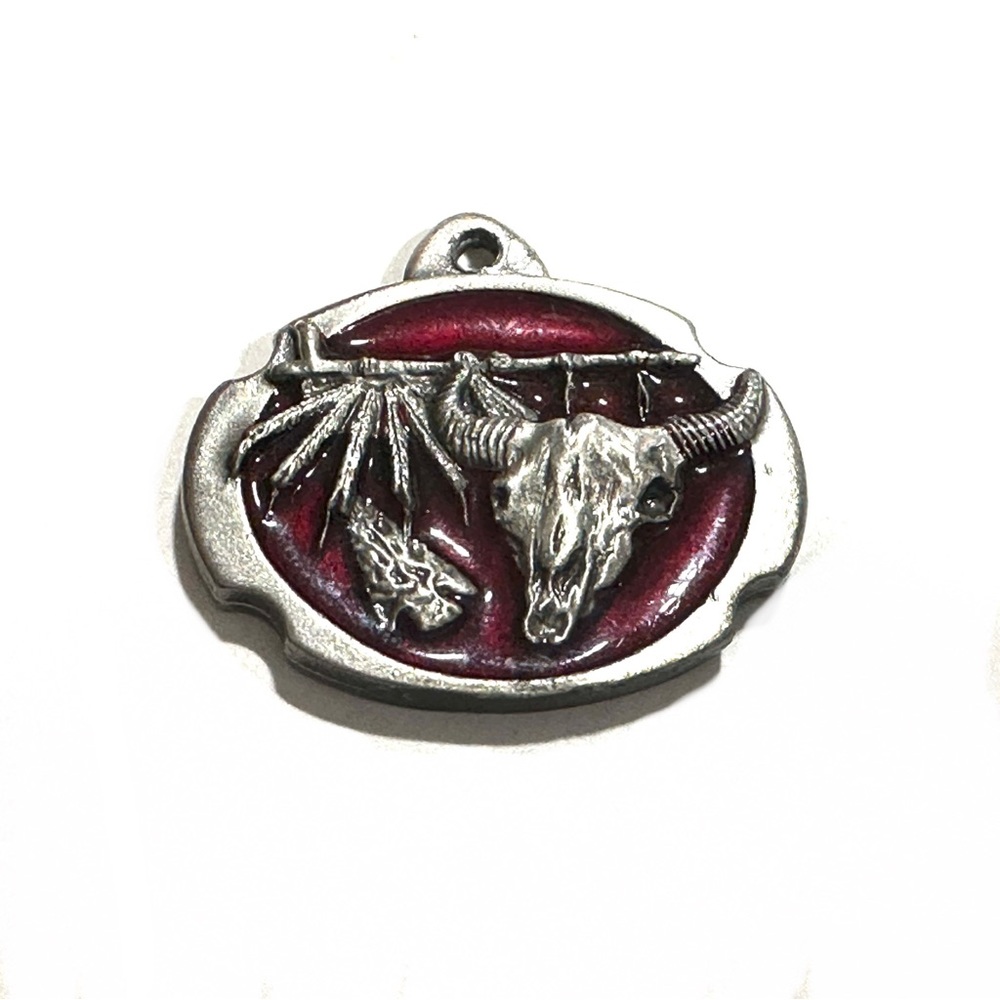 Vintage Siskiyou Western Native American Pendant Arrowhead Buffalo Skull 1980s